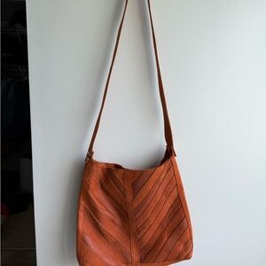 Raven and Lilly Joanna’s favorite crossbody